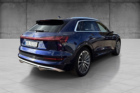 Audi e-tron 11 of 30