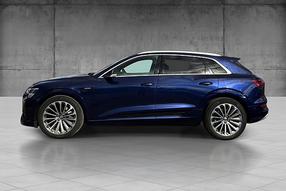 Audi e-tron 7 of 30