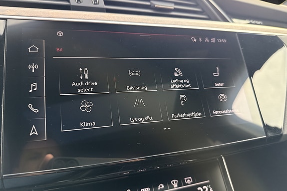 Audi e-tron 28 of 30