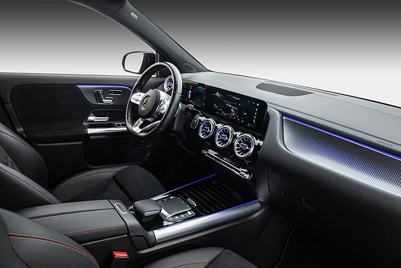 Mercedes-Benz EQA350 16 of 29