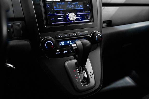 Honda CR-V 25 of 27