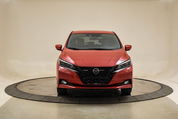 Nissan Leaf 3 of 27