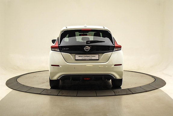 Nissan Leaf 3 of 28