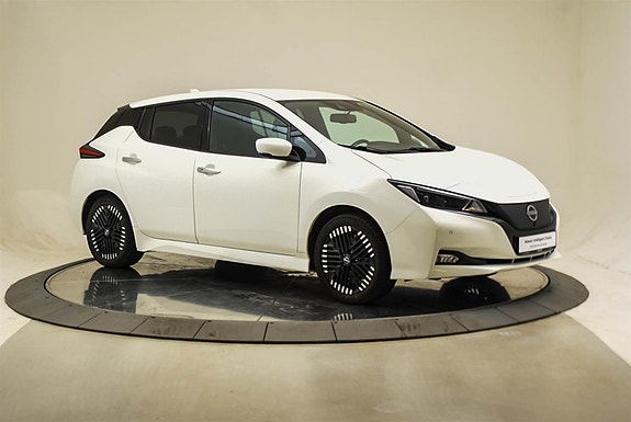 Nissan Leaf 4 of 28