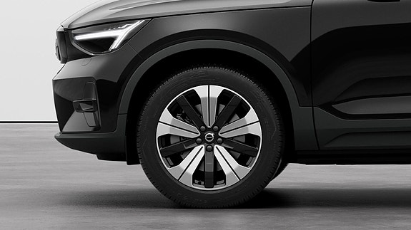 Volvo XC40 14 of 26