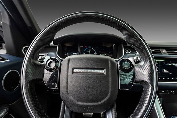 Land Rover Range Rover Sport 11 of 30