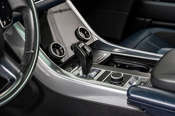 Land Rover Range Rover Sport 19 of 30