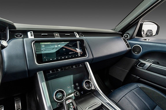 Land Rover Range Rover Sport 13 of 30