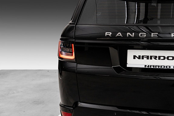 Land Rover Range Rover Sport 9 of 30