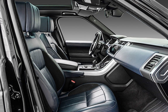 Land Rover Range Rover Sport 29 of 30