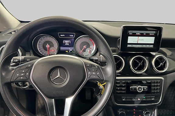Mercedes-Benz CLA200 12 of 17