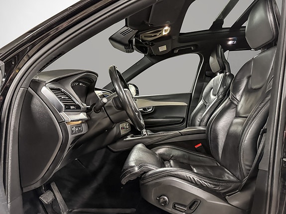 Volvo XC90 9 of 23