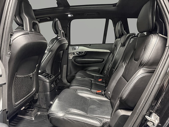 Volvo XC90 14 of 23