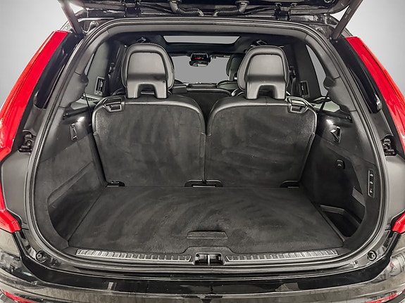 Volvo XC90 18 of 23