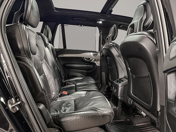 Volvo XC90 16 of 23