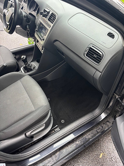 Volkswagen Polo 15 of 25
