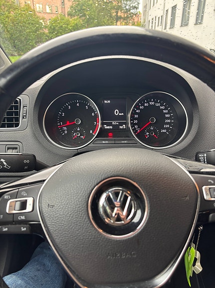 Volkswagen Polo 3 of 25