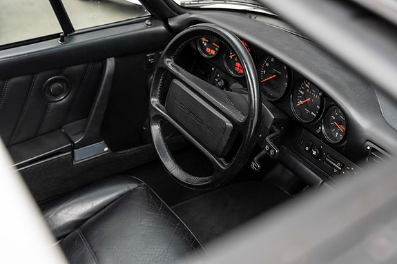 Porsche 911 27 of 30