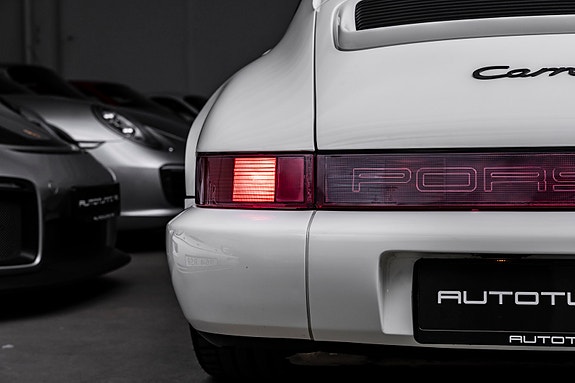 Porsche 911 14 of 30