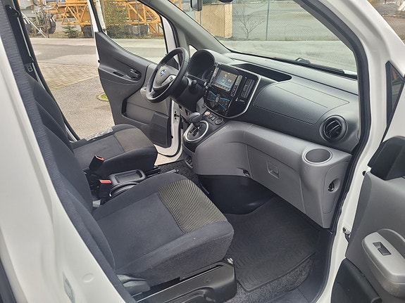 Nissan e-NV200 24 of 25