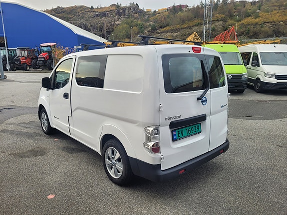 Nissan e-NV200 8 of 25