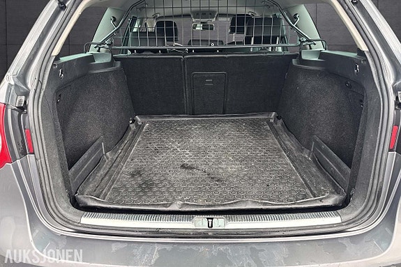 Volkswagen Passat 14 of 15