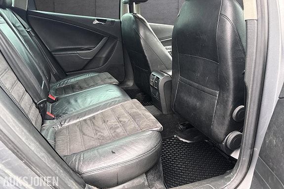Volkswagen Passat 12 of 15