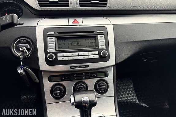 Volkswagen Passat 10 of 15