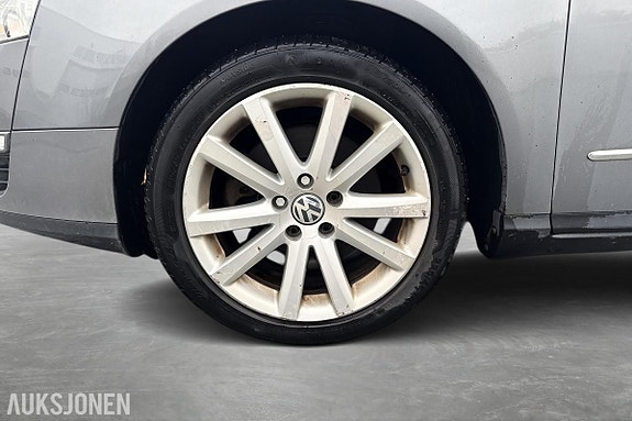 Volkswagen Passat 15 of 15