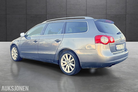 Volkswagen Passat 3 of 15