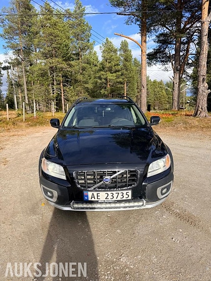 Volvo XC70 2 of 19