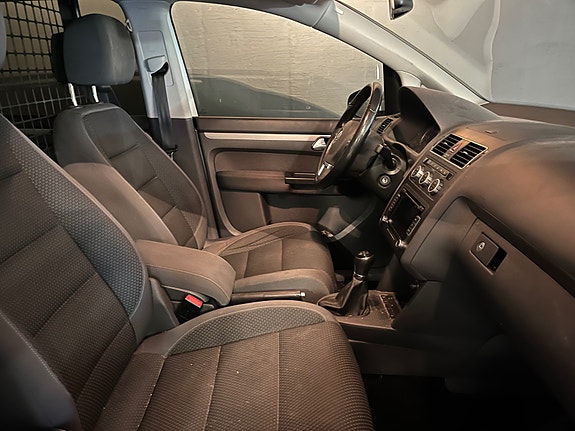 Volkswagen Touran 16 of 18