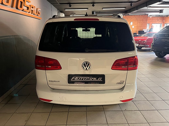 Volkswagen Touran 9 of 18