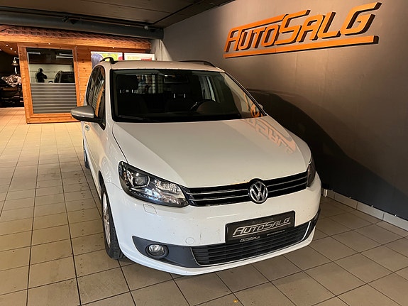 Volkswagen Touran 2 of 18