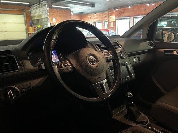 Volkswagen Touran 12 of 18