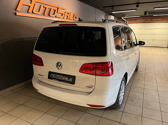 Volkswagen Touran 8 of 18