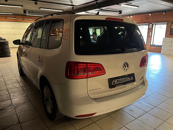 Volkswagen Touran 10 of 18