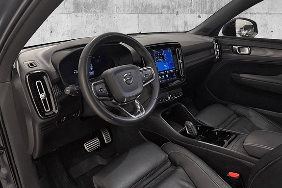 Volvo XC40 23 of 30