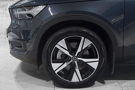 Volvo XC40 6 of 30