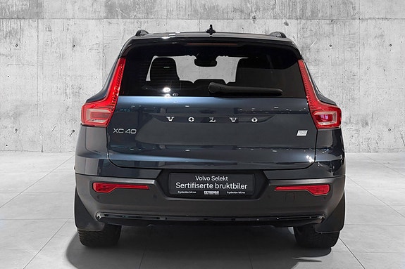Volvo XC40 9 of 30