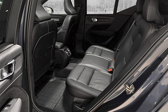 Volvo XC40 15 of 30