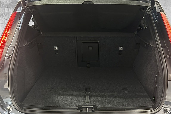 Volvo XC40 13 of 30