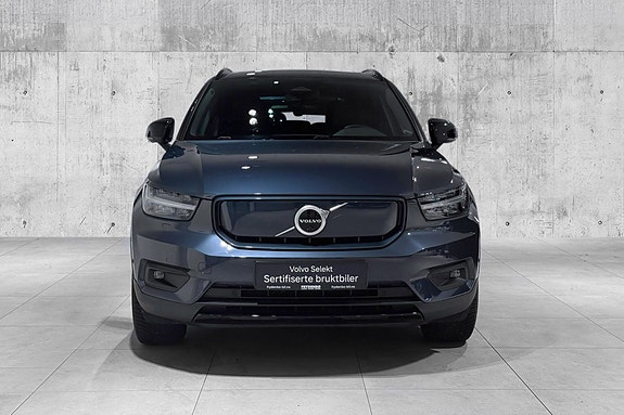 Volvo XC40 3 of 30