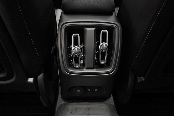 Volvo XC40 20 of 30