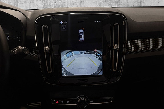 Volvo XC40 27 of 30