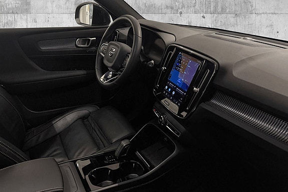 Volvo XC40 21 of 30