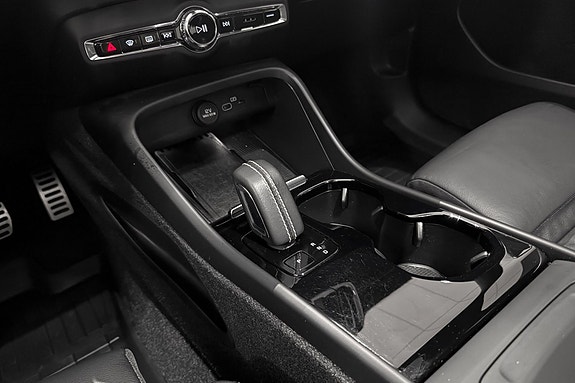 Volvo XC40 19 of 30