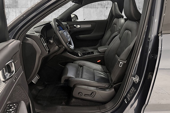 Volvo XC40 14 of 30