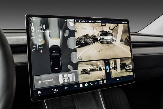 Tesla Model Y 14 of 22