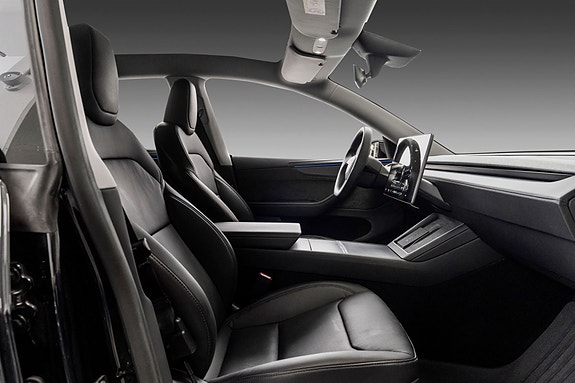 Tesla Model Y 21 of 22